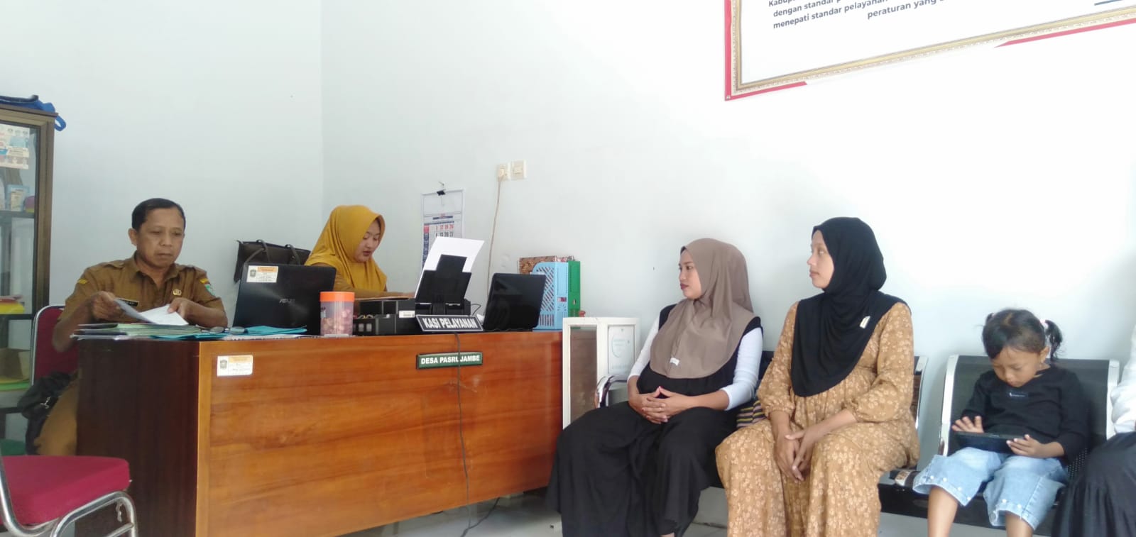 anTAr JEmput Keliling (TAJEK) Dokumen Kependudukan di Desa Pasrujambe 