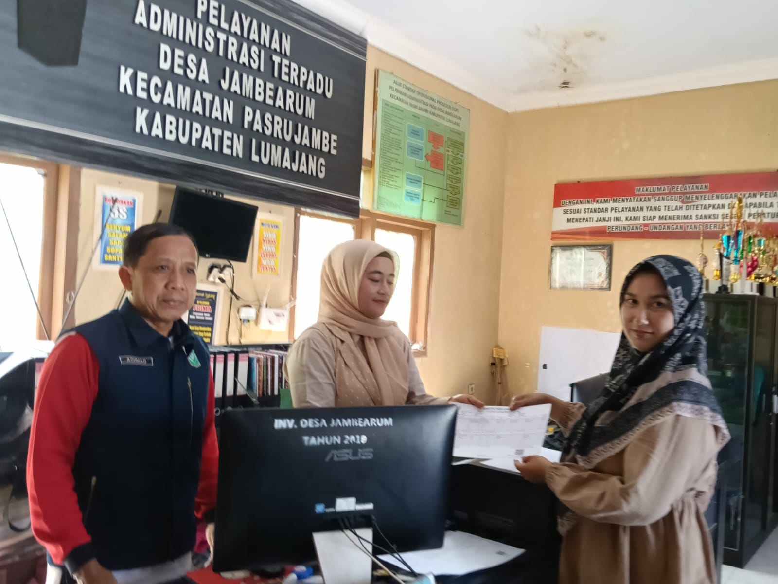 anTAr JEmput Keliling (TAJEK) Dokumen Kependudukan di Desa Jambearum