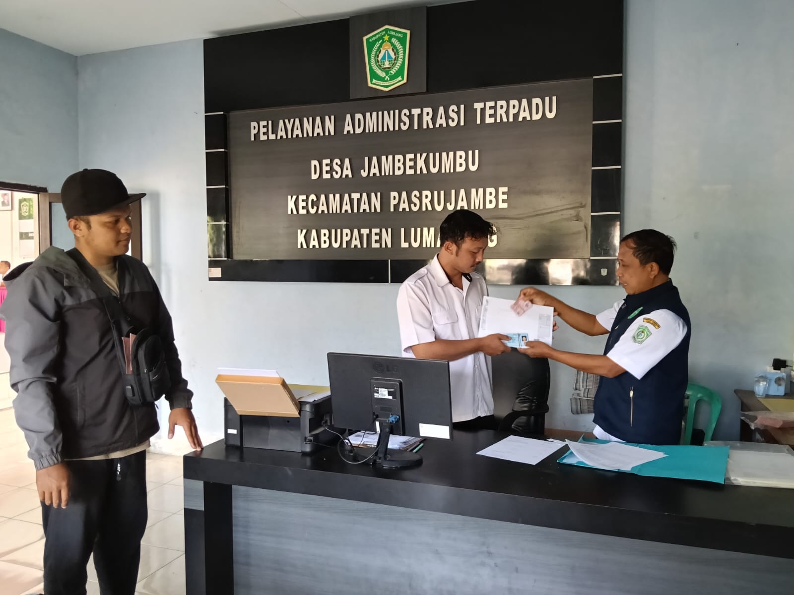 anTAr JEmput Keliling (TAJEK) Dokumen Kependudukan di Desa Jambekumbu 
